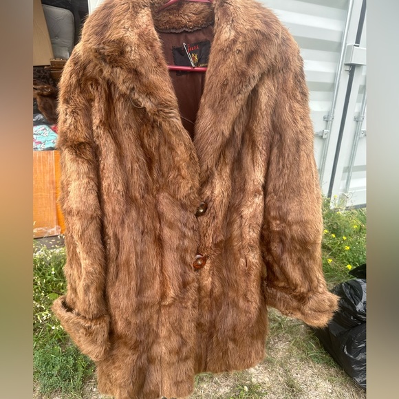 Brown real fur jacket - Picture 1 of 11